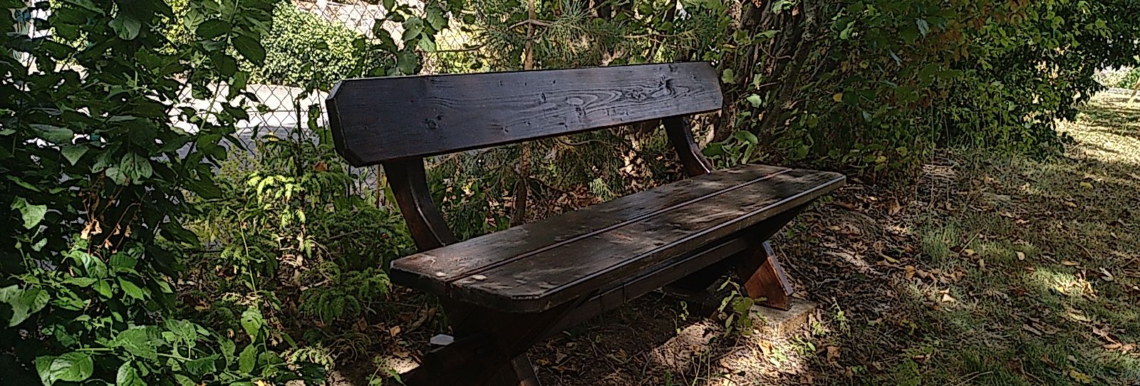 Bank bei der Schaukel 