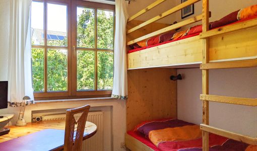 Stockbett mit Leiter