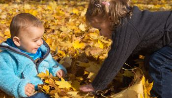 Spielende Kinder