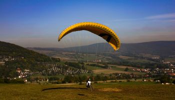 Gleitschirmflieger in Haselbach