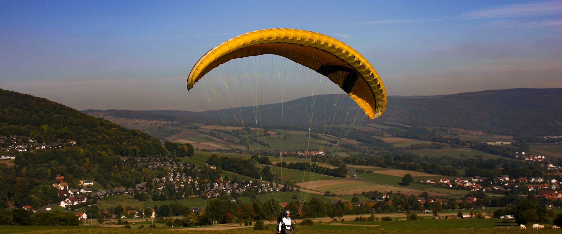 Gleitschirmflieger in Haselbach 